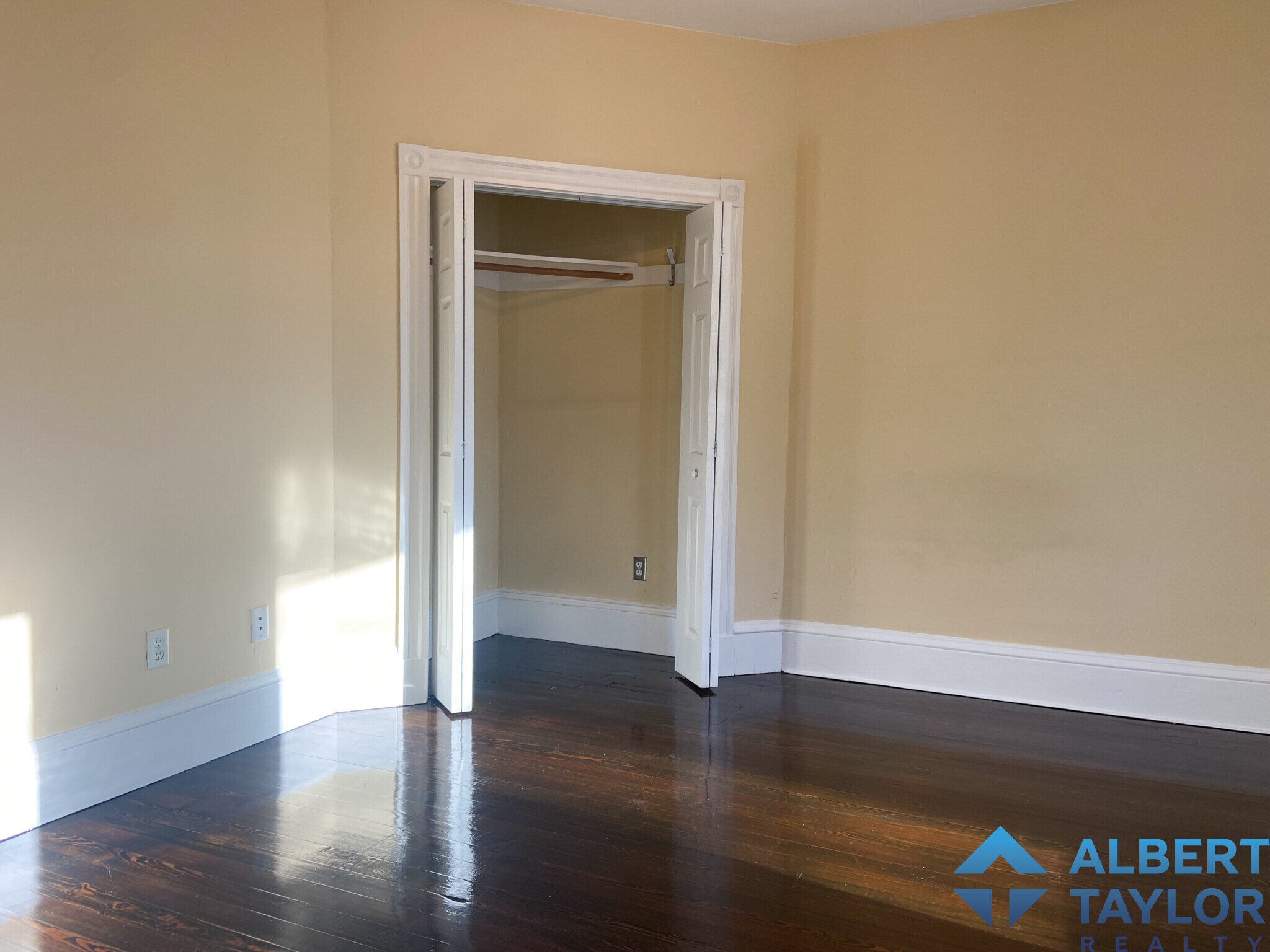 Building Photo - 19 Parker Hill Ave