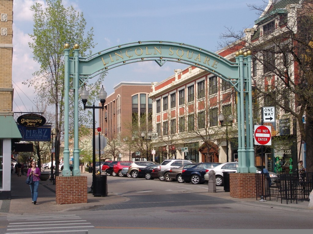 Building Photo - 4875 N Paulina St