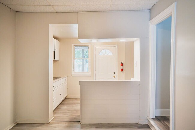 Building Photo - Spacious 3-Bedroom Home with Brand-New Appliances – Available Now in Allentown!