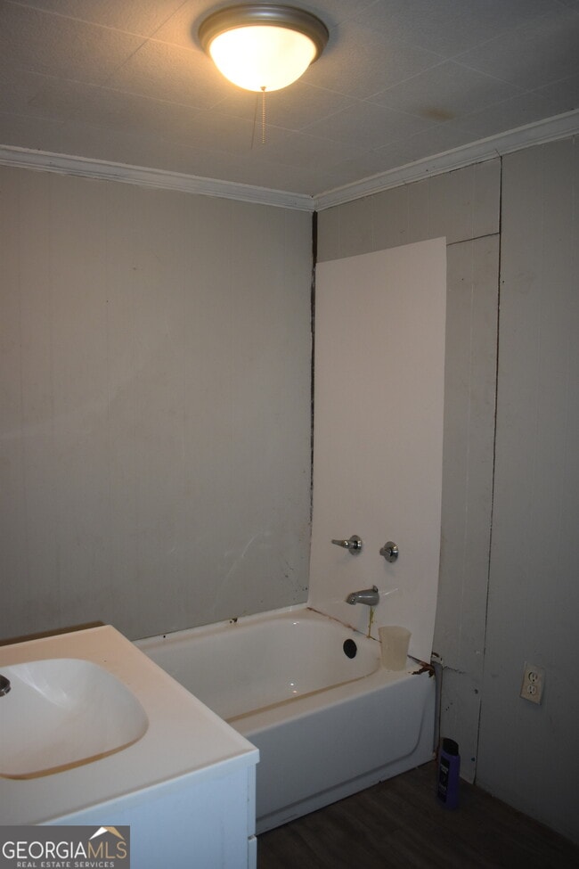 Building Photo - 1387 Dewey St