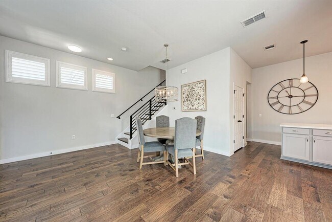 Building Photo - 10201 Cienega Cove