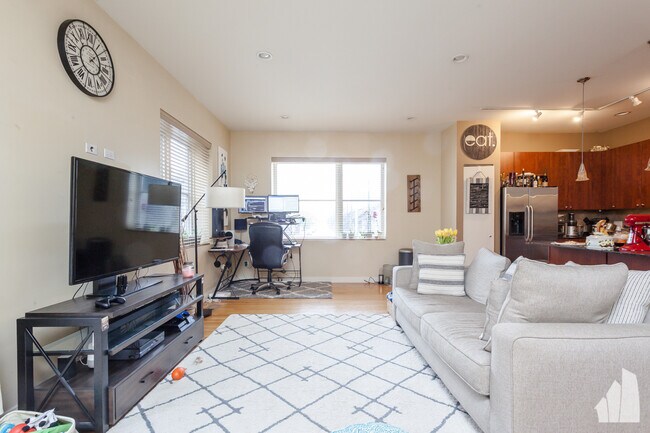 Building Photo - 648 W 16th St