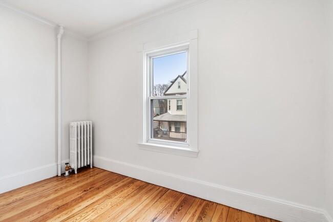 Building Photo - 93 Sydney St
