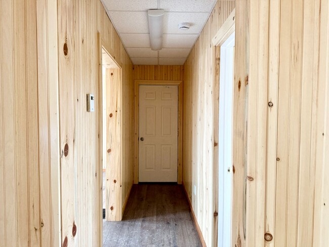 Building Photo - Well maintained inside and out