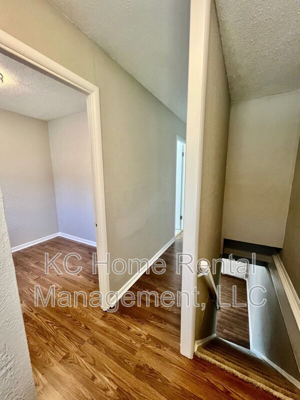 Building Photo - 4046 The Paseo
