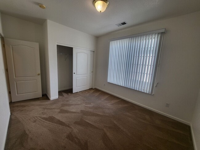 Building Photo - 1903 Teal Dr