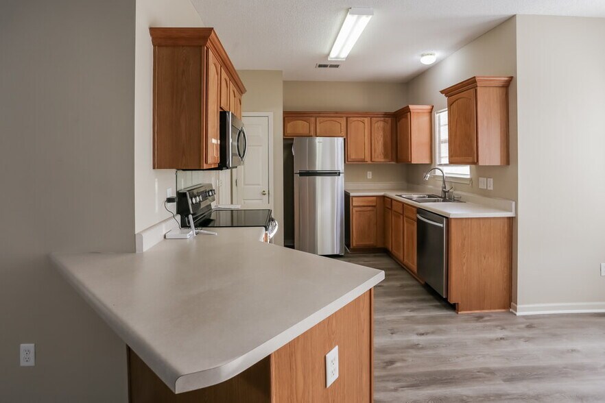 Building Photo - 1129 Red Fern Cir E