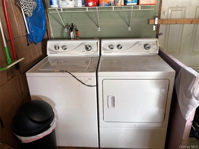 Building Photo - 141 Nassau Ln