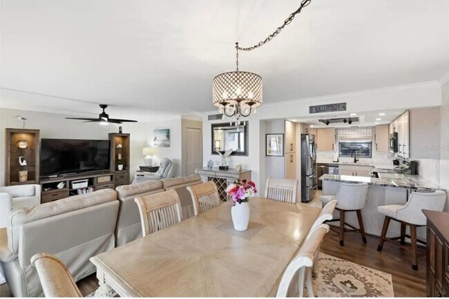 Building Photo - Waterfront Townhome in Punta Gorda