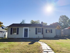 Building Photo - 145 James St