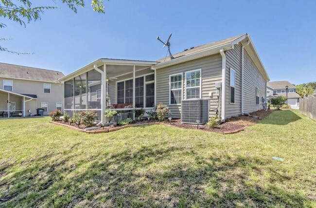 Building Photo - 5013 Bowles Dr