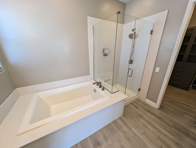 Building Photo - 4535 Herbert River Ave