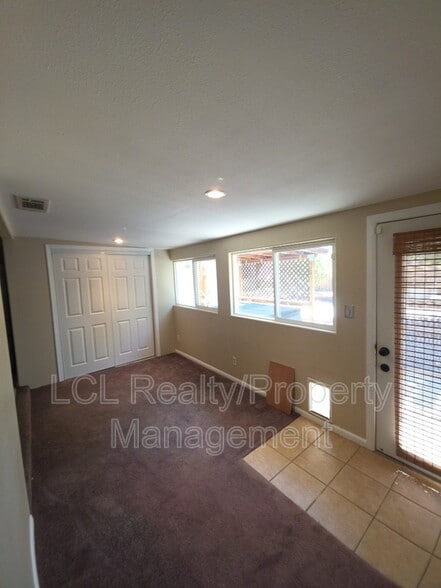 Building Photo - 26971 Pinehurst Rd