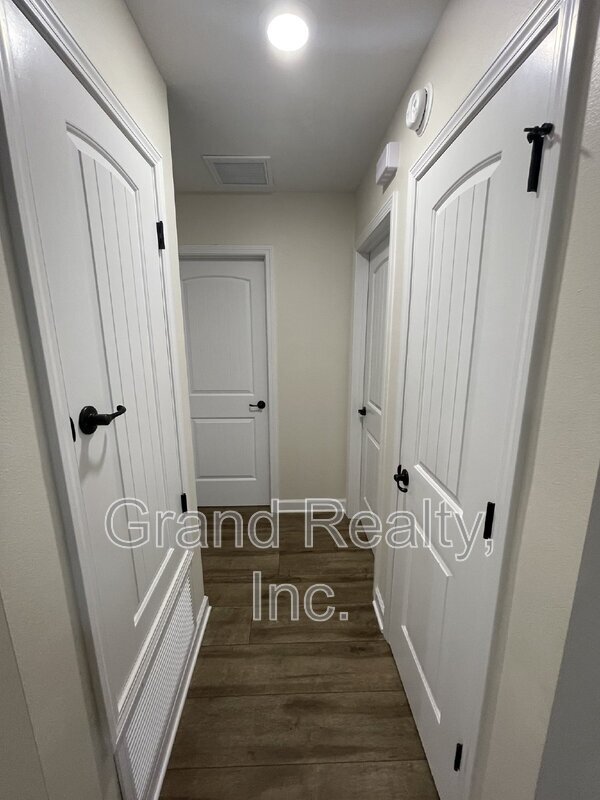 Building Photo - 4019 Brittany Ln