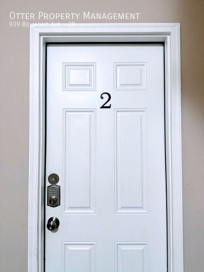 Building Photo - 939 Belmont Ave