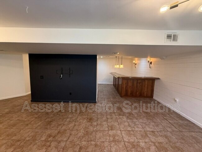 Building Photo - 8004 W 144th Pl