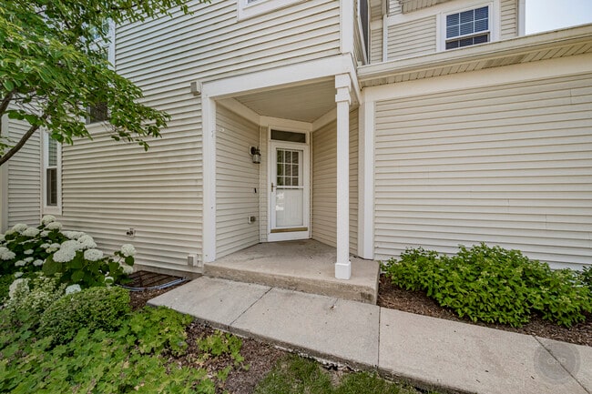 Building Photo - 2835 White Thorn Cir