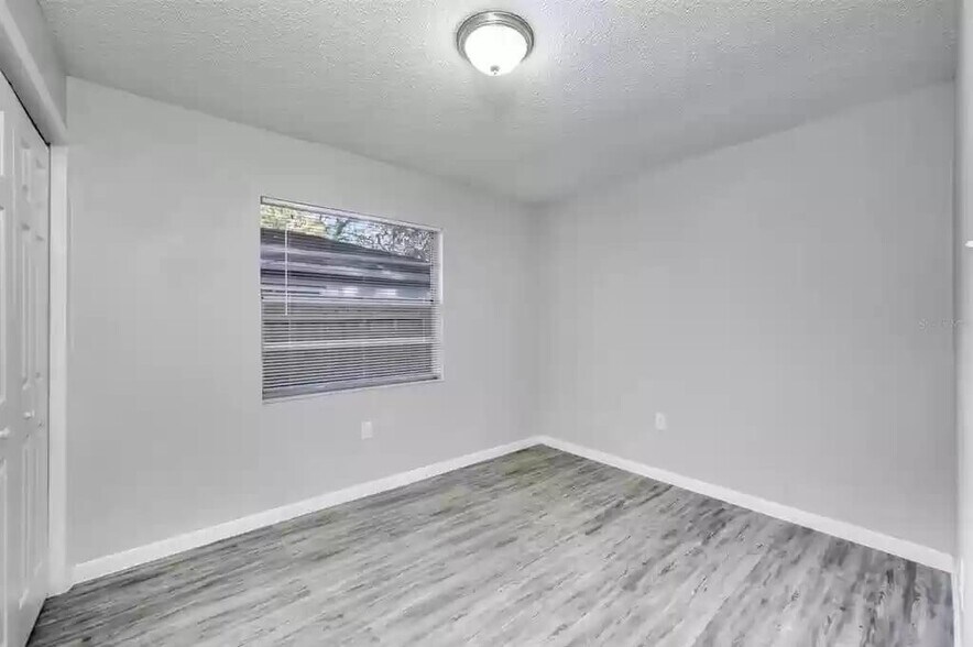 Building Photo - 3204 E Lambright St