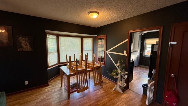 Building Photo - 3219 SW 8th Ave