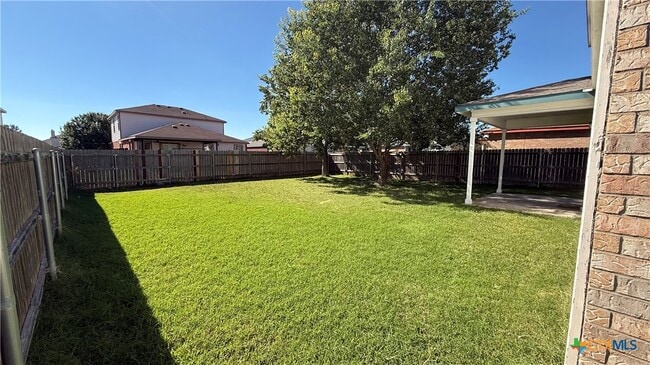 Building Photo - 2400 Price Dr