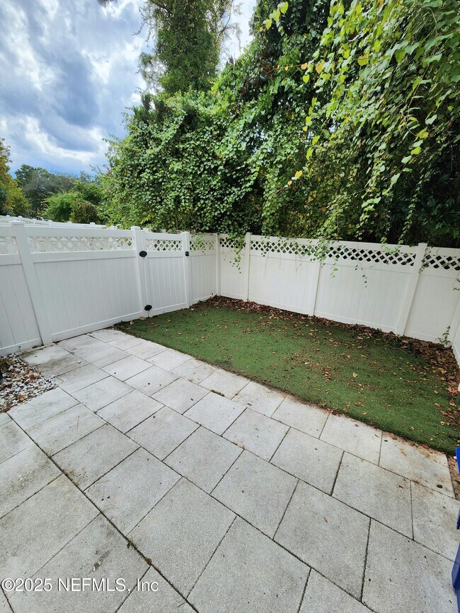 Building Photo - 307 Southern Branch Ln