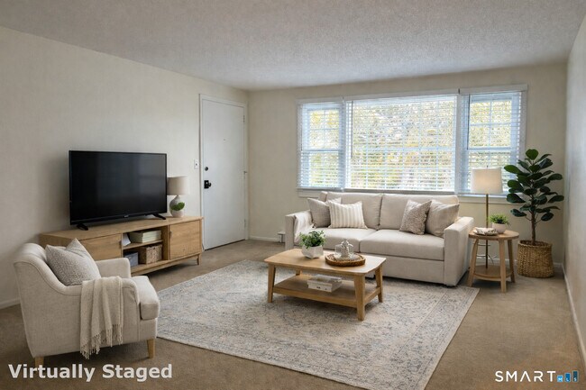 Building Photo - 26 College St