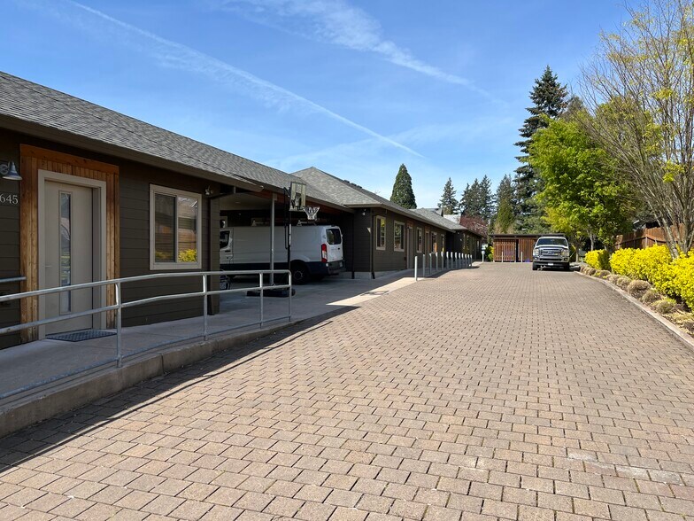 Building Photo - 13643 E Burnside St