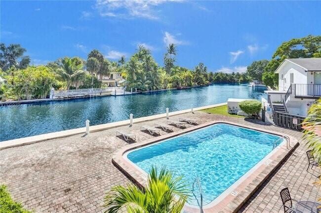 Building Photo - 1816 E Oakland Park Blvd