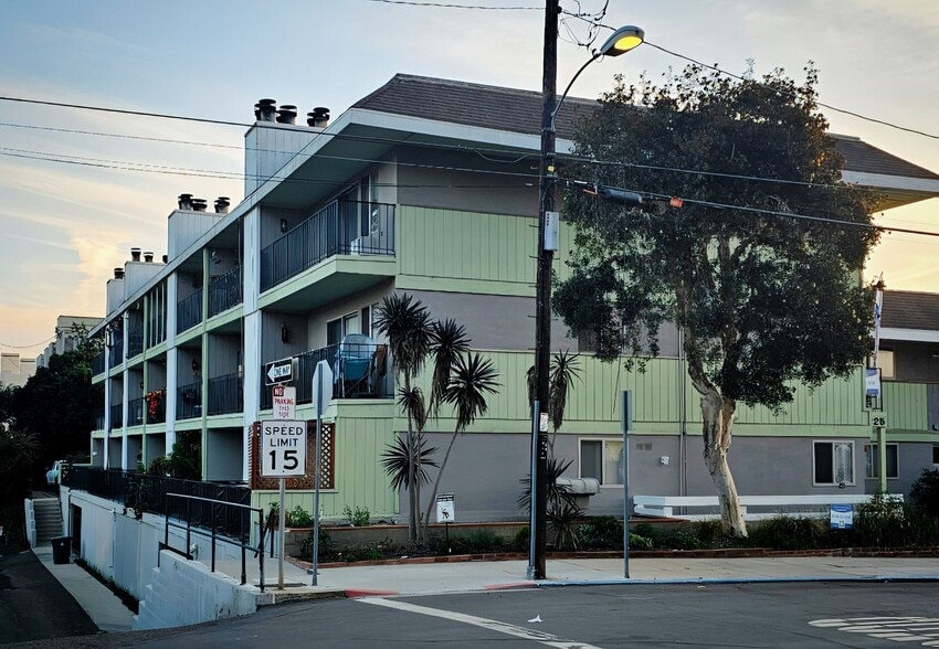 Interior Photo - Redwood Terrace