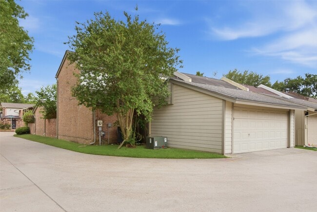 Building Photo - 4702 N Cashel Cir