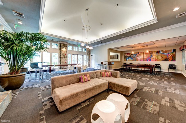 Building Photo - 1170 Galapago St
