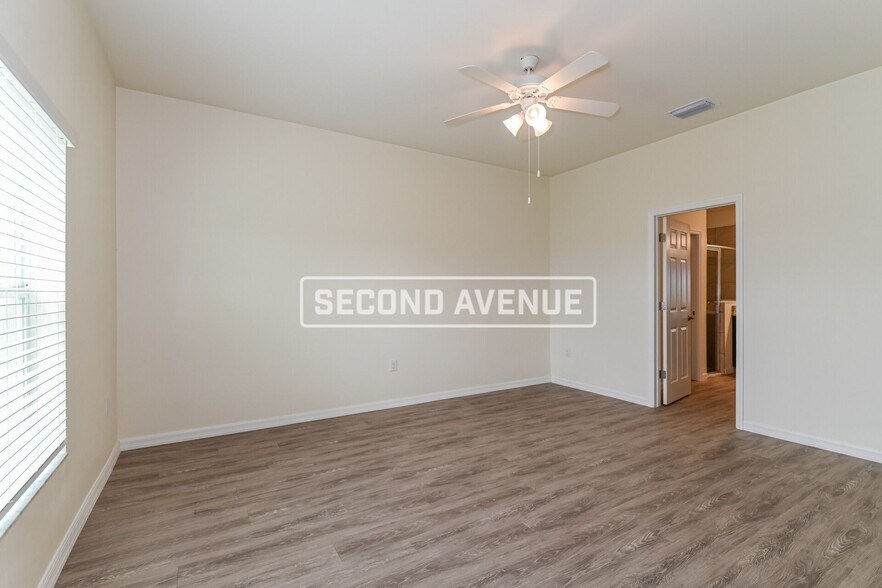 Building Photo - 4154 NE 9th Ave
