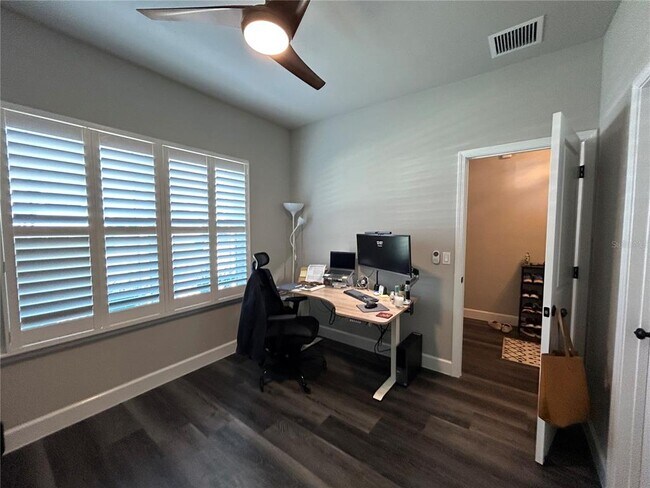 Building Photo - 1601 SW 68th Ter