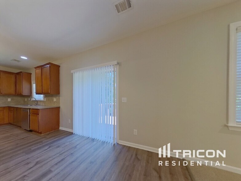 Building Photo - 188 Longwood Crossing