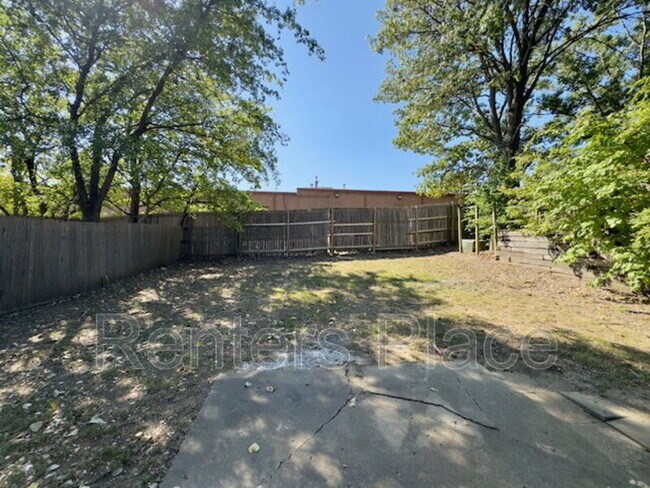 Building Photo - 6604 E 79th St