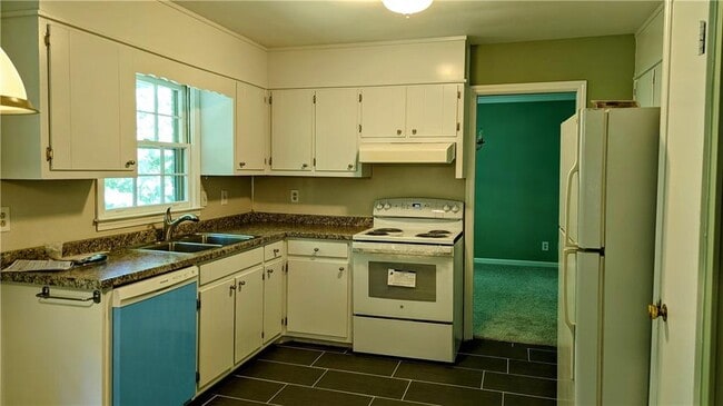 Building Photo - 4093 Hideaway Dr