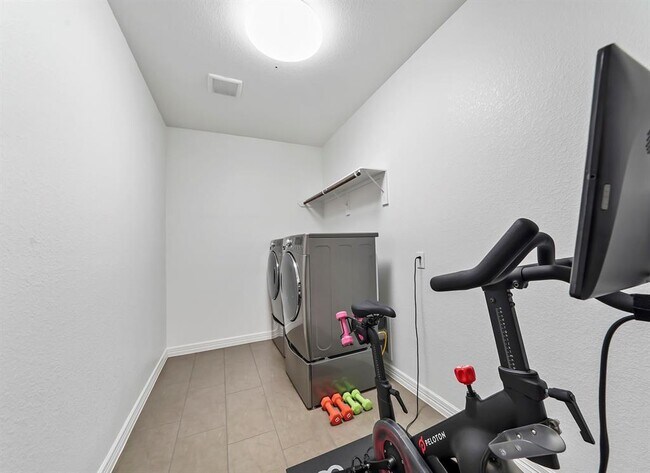 Building Photo - 5519 Caper Shores Ln