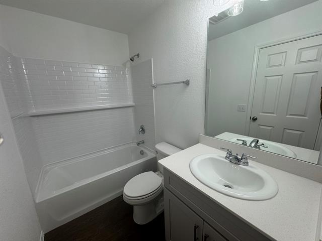 Building Photo - 16113 Isles Dr