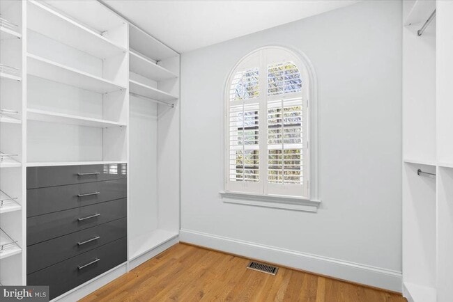 Building Photo - 1626 Foxhall Rd NW