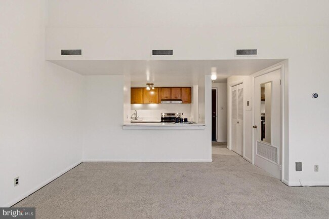 Building Photo - 312 Severn Ave