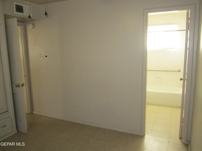 Building Photo - 3606 Taylor Ave