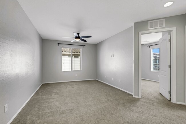 Building Photo - Beautiful 3 Bedroom home in Mountains Edge