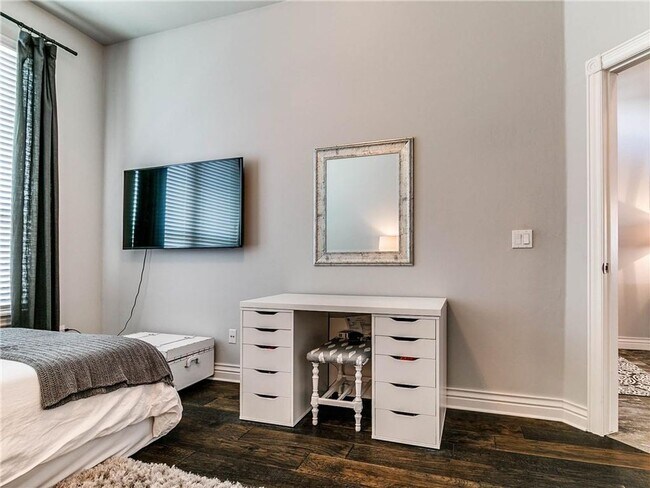 Building Photo - Beautiful home + Deer Creek Schools + 4 bedroom + 2.5 bathrooms