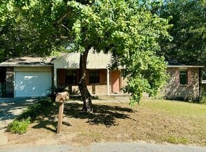 Building Photo - 511 Maple Ave