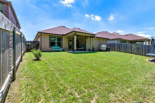 Building Photo - 904 Strickling Dr