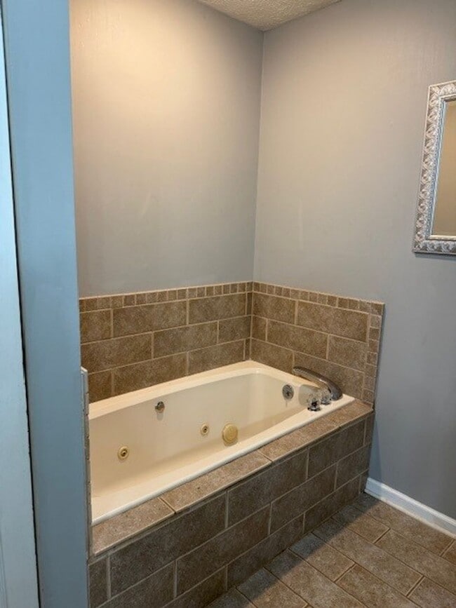 Building Photo - 3 Bedroom / 2.5 Bathroom - Home in Cookeville!