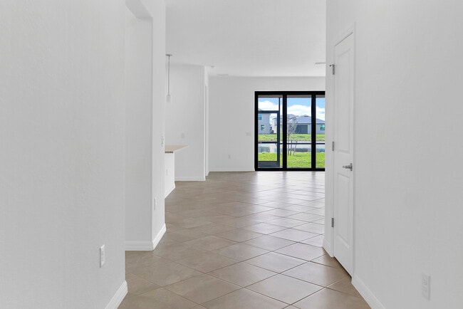 Building Photo - 14848 Portico Blvd