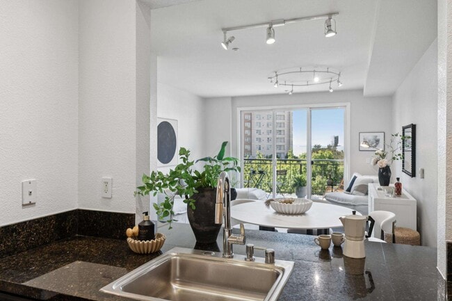 Building Photo - 1535 Brunswig Ln