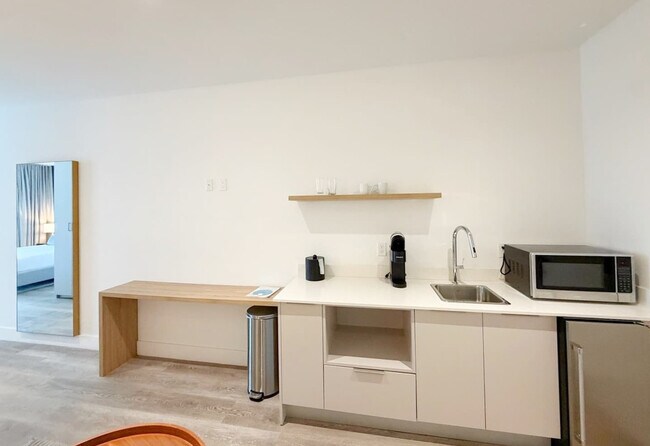 Building Photo - 239 SW 9th St