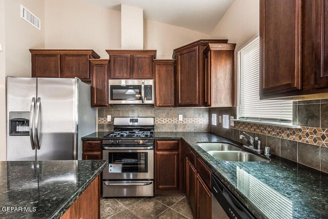 Building Photo - 228 Flor Scabiosa Dr